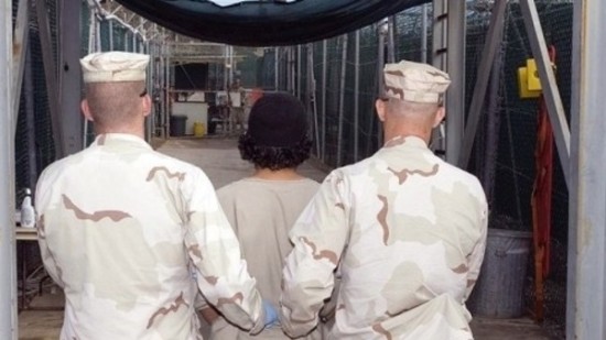 إضراب معتقلي غوانتانامو يتوسع ويدخل قريباً شهره الرابع