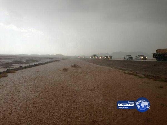 إخلاء 700 مواطن بنجران احتجزتهم السيول