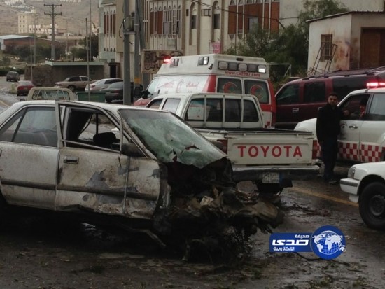 بالصور.. إصابة شخص في حادث تصادم على طريق العقيق