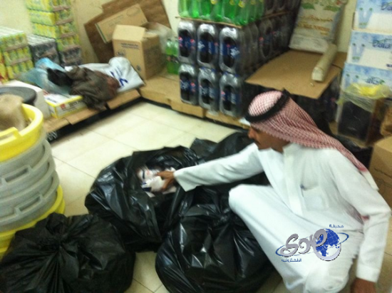 “بلدية المظيلف” تتلف 553 دجاجة فاسدة ضبطت في مخزن مطعم