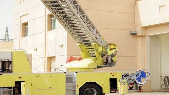 سعودي يستعين بالدفاع المدني لدخول شقته دون إزعاج زوجته النائمة