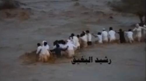 بالفيديو.. شبان من حائل يشكلون فريقاً لإنقاذ محتجز بوادي الأديرع