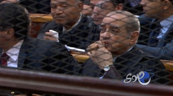 أبرز لقطات المحاكمة: مبارك واثقاً.. والعادلي باكياً