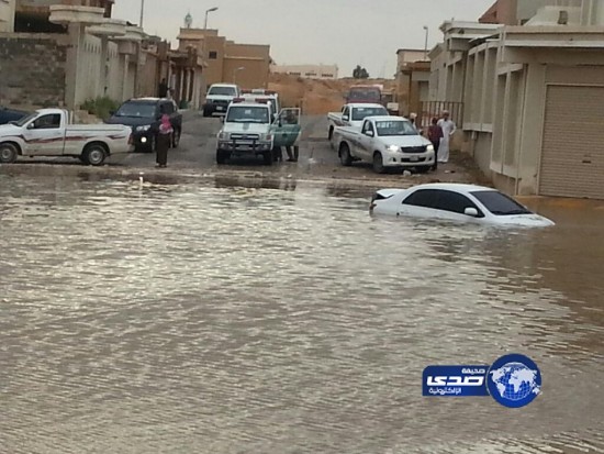 بالصور.. هطول أمطار على منطقة القصيم