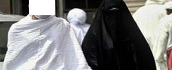 شاب يتستر بملابس الإحرام لإبعاد شبهة إخفائه فتاة يرتبط معها عاطفياً