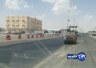 بلدية عفيف تسابق الزمن لإعادة اصلاح شوارع المحافظة قبل زيارة سمو امير الرياض ونائبة