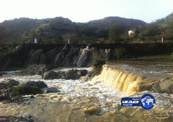 بالصور ..هطول  أمطار على منطقة الباحة