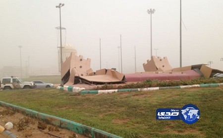 بالفيديو.. مشاهد مرعبة عاشتها طائرة السعودية بسبب عاصفة ترابية