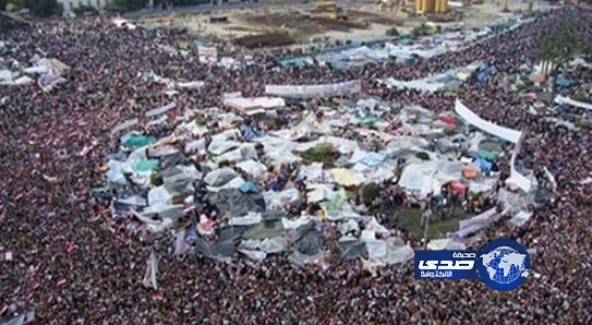 هتافات منددة بالجيش المصري تثير الانقسامات بالتحرير