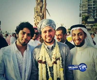 شاب يقيم حفل زفافه على كورنيش جدة بحضور الشيخين العودة والحارثي
