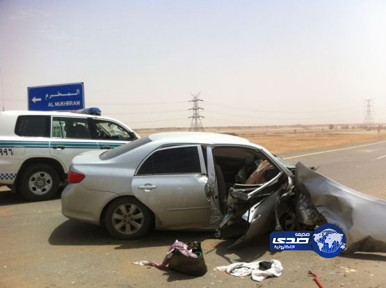 وفاة وإصابه اثنان في حادث تصادم بالمخرم