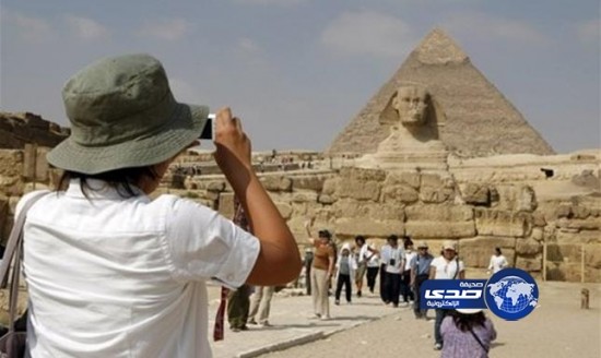 وزير السياحة المصري: نسمح بارتداء البكيني وشرب الخمور