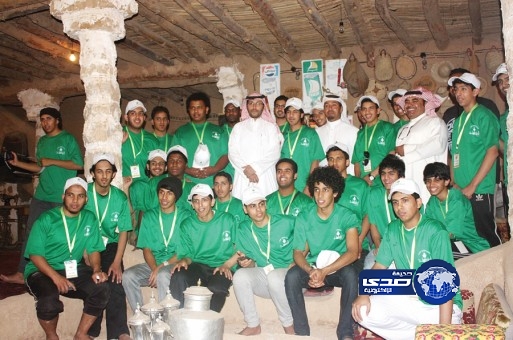 شباب يتسابقون على خدمة المساجد في الرس