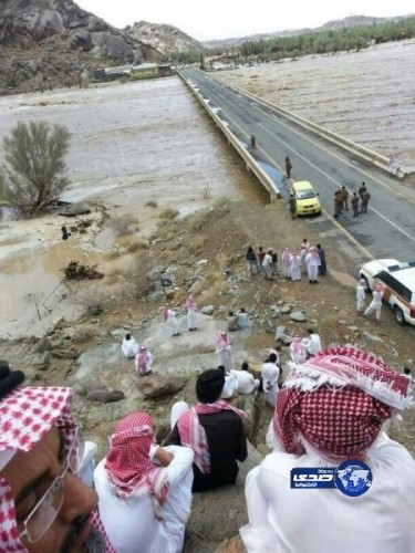 بالفيديو.. أنباءٌ عن انهيار سد تبالة بمحافظة بيشة
