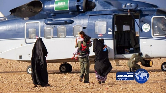 بالصور…إنقاذ ٣ نساء ورجل وطفلين وطيران الأمن يواصل مسح سماء بيشة