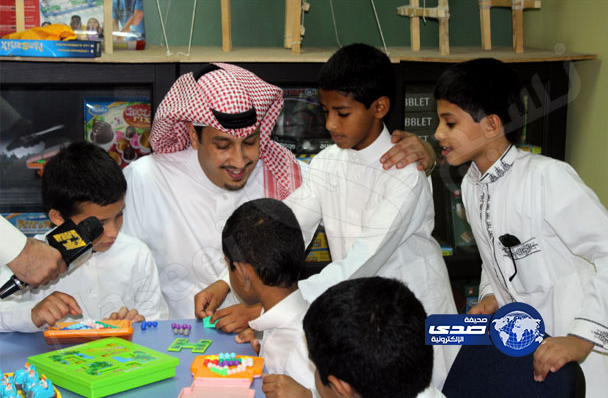 رئيس الأهلي يزور جمعية إنسان ويعلن عن تكفل النادي بحضورهم لقاء الجيش وآداء مناسك العمرة