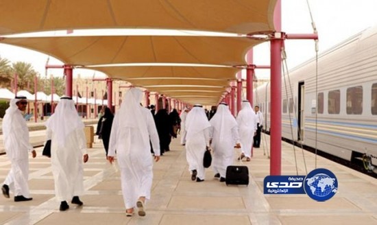 تدشين جهاز الخدمة الذاتية لطباعة تذاكر القطار