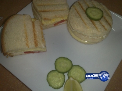 طرد طالبة ثانوية أحضرت وجبة إفطار في حقيبتها المدرسية بالقريات