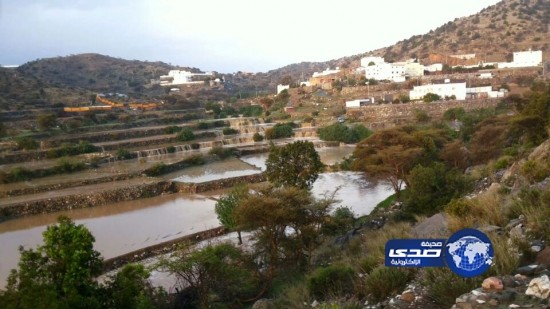 هطول أمطار غزيرة على “وهدة النماص”