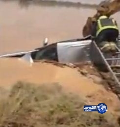 بالفيديو شقيق “فقيد الدلم”: أخي ظل محتجزاً في سيارته لمدة ساعتين حتى فارق الحياة