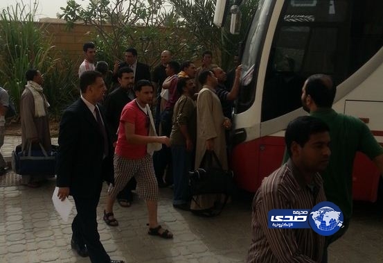 ترحيل 65 عاملاً مصرياً أعتصما بقنصلية الرياض