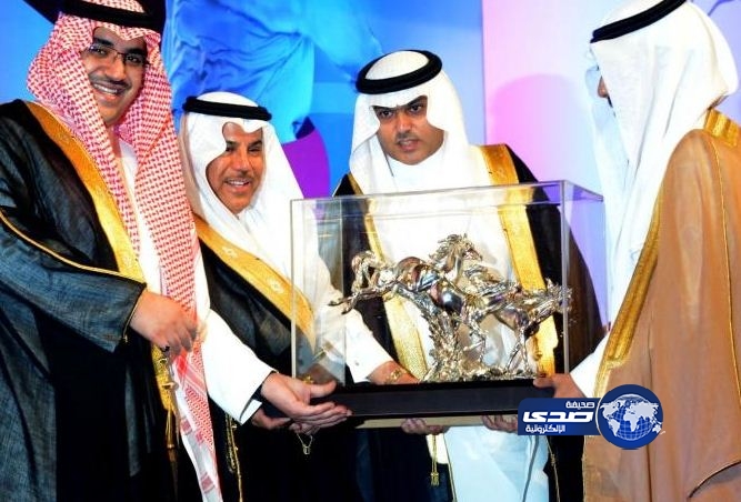 الأمير نواف بن فيصل يتوج نادي العروبة بكأس ركاء لأندية الدرجة الأولى