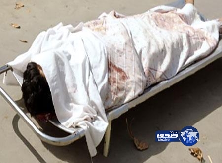 عروه من ملابسه وقتلوه بـ”17″ طعنه بعد أن تحرش بفتاة