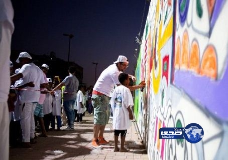 شباب جدة يرسمون على جدران حارة القريات