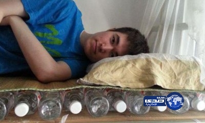 124 زجاجة ماء لـ”صناعة” سرير مائي لمحاربة “حر الصيف”