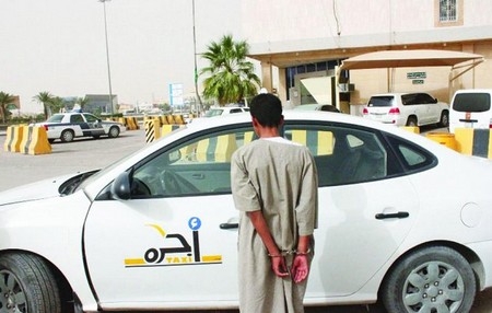 دوريات الرياض تطيح بحدث سرقة سيارة أجرة