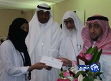 تكريم القابلة ملاك بغدادي المشاركة في حملة تصحيح اوضاع الحج‎