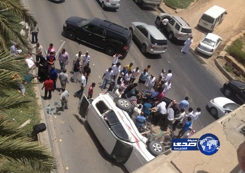 سقوط سيارة من جسر يصيب 10 أشخاص في الرياض