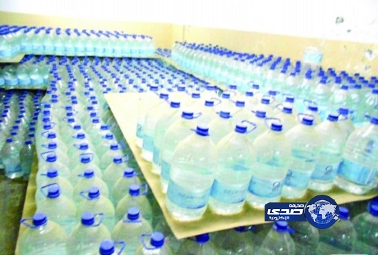 بالصورة – ضبط 3000 عبوة زمزم مغشوشة بمكة