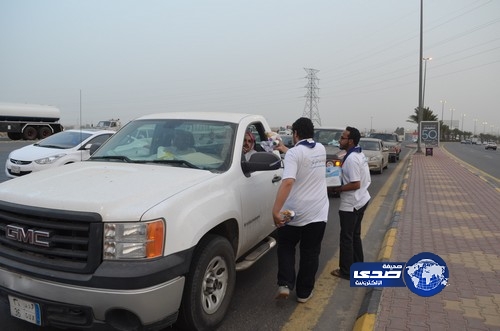 جوالة الرئاسة لرعاية الشباب بعسير توزع ألفي وجبة صائم