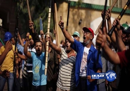 بالفيديو &#8211; اسلحة وقنابل داخل خيام مؤيدى المعزول مرسي