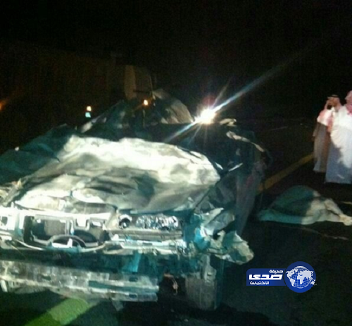 مصرع مواطن اصطدمت سيارته بـ 8 جمال سائبة في الطائف