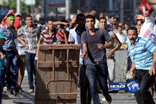 قتيلان في اشتباكات بين أنصار مرسي ومعارضيه