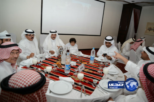 مدير “صحة جدة” يشارك منسوبيها حفل إفطار جماعياً