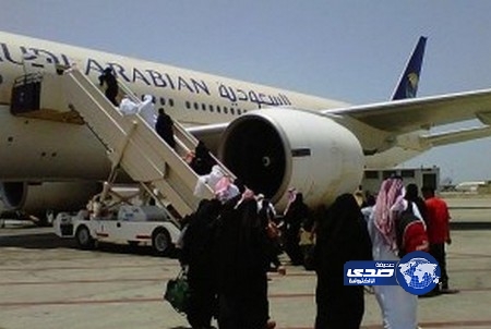 “الخطوط السعودية” ترفض إنزال مسافرة نسيت هاتفها عند تفتيش صعود الطائرة