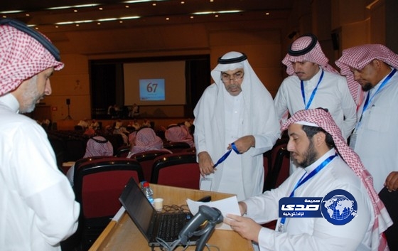 المسند يتفقد سير العمل في مقر استقبال المتقدمين للوظائف التعليمية بالرياض