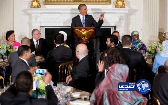 اوباما افتتح اللقاء بالتوجه الى الحاضرين بالعربية بالقول: “رمضان كريم”