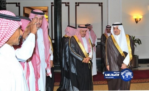 أمير منطقة تبوك يلتقي المستفيدين من الإسكان الخيري بمركز الجهراء