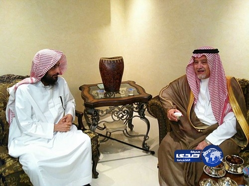 نائب وزير الدفاع يزور الرومي للاطمئنان على صحته