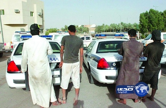 بالصورة – القبض على 4 لصوص حاولوا سرقة مستشفى عرقة