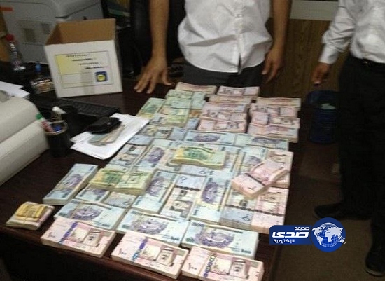 “جمرك البطحاء” يحبط تهريب 1.2 مليون ريال لخارج المملكة