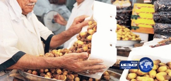 أسواق التمور تنتعش مع حلول الشهر الكريم