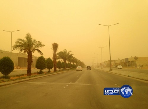 موجة غبار وأتربة تضرب سماء الرياض