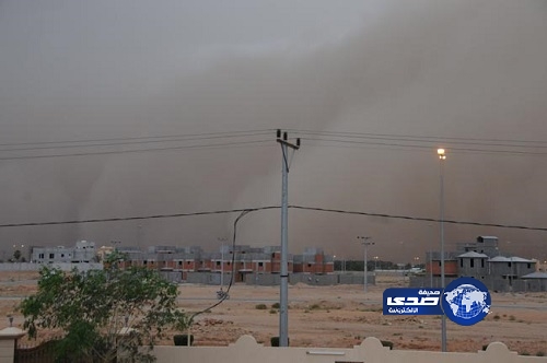 حوطة سدير تشهد موجة غبار تحد من الرؤية الافقية