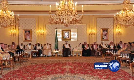 أمير عسير يقيم مأدبة إفطار لمدراء الإدارات الحكومية والمسئولين في المنطقة