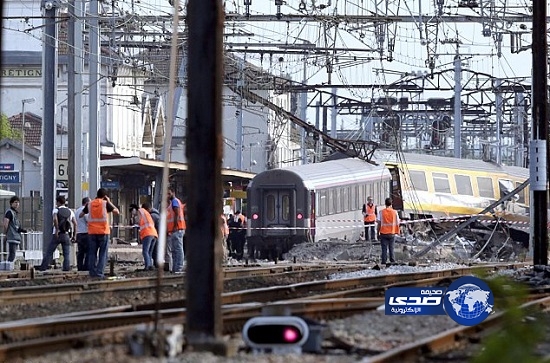 مقتل 7 في خروج قطار فرنسي عن القضبان قرب باريس